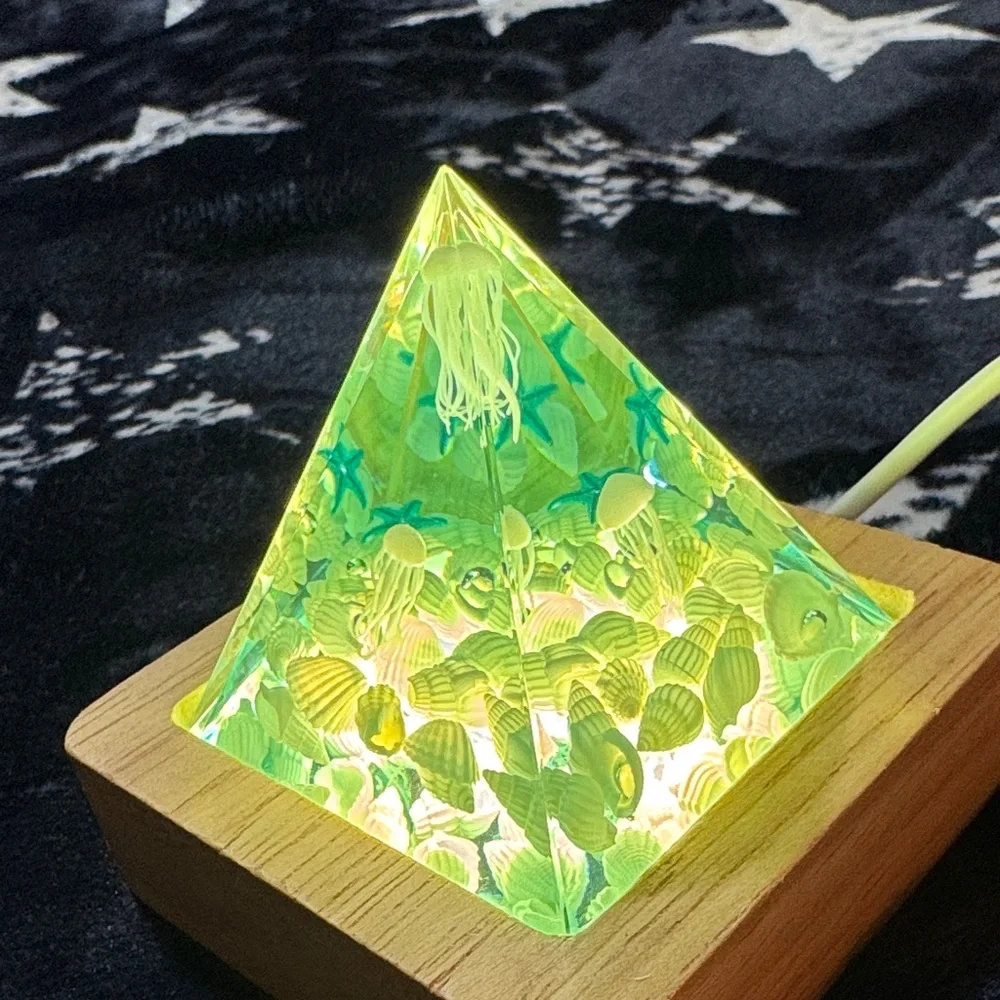 Aquarium Pyramid Night Light